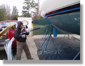 Boat Hull with dry ice blasting